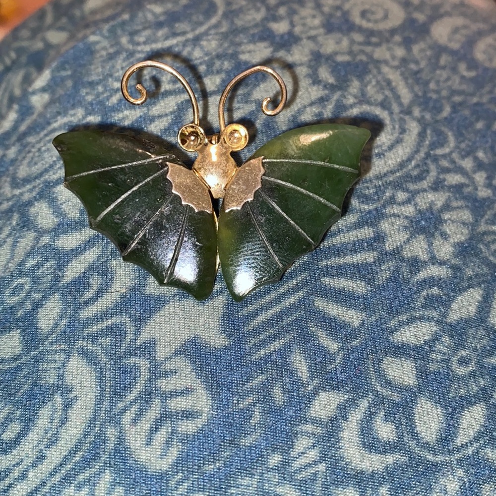 Jade Butterfly Pin&Pendant - Picture 2 of 4